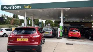 英国新燃油车禁售令推迟至2035年实施