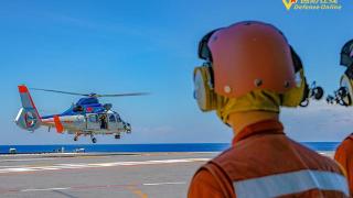 南部战区海军某舰载直升机部队开展实战化演练