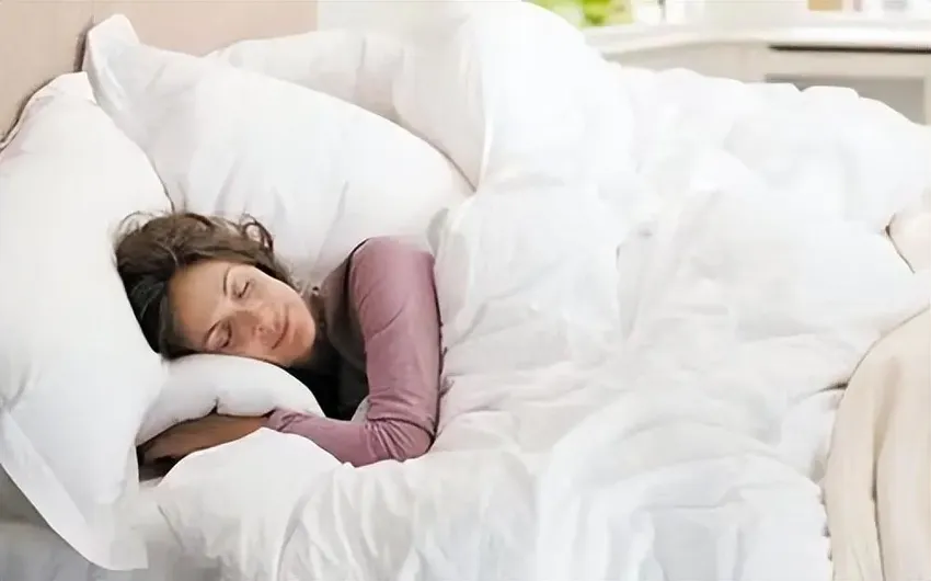 睡觉总在凌晨3、4点醒来，可能是“8大疾病”的信号，别掉以轻心