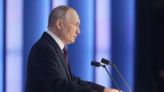 普京：俄罗斯特别重视物流路线和走廊的发展
