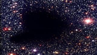 横跨百万光年，内部却几乎空无一物，宇宙空洞有多可怕？
