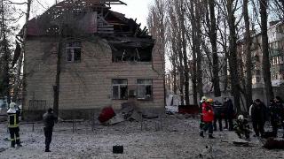基辅遭无人机袭击：乌方称击落10架，2座行政大楼受损