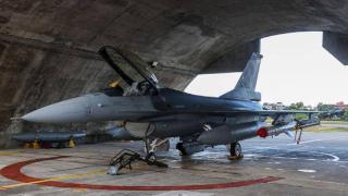 美最新军售F-16V升级了？蓝营“立委”：花钱军购不能解决问题