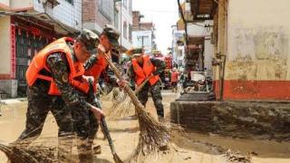 武警官兵清理受灾房屋30余间居民生产生活基本恢复正常