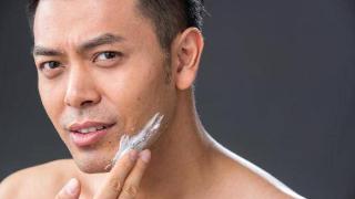 男性刮胡子的频率与寿命有关？频繁刮胡子，说明了什么？