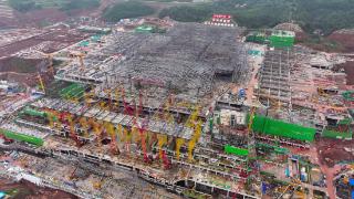 新进展！重庆东站两万平方米屋盖钢网架顺利提升