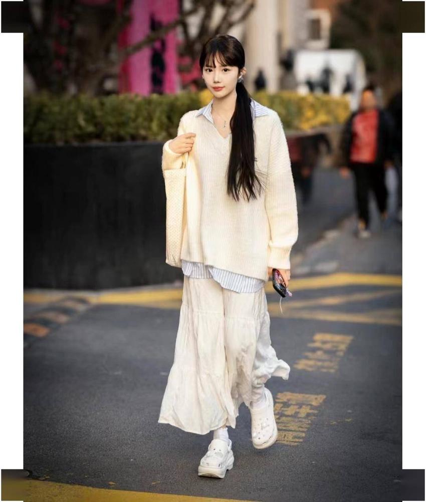 上海女生如何将基础款衣服穿出高级感