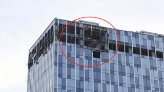 乌克兰无人机再袭莫斯科，高楼撞出大洞，网友惊呼：第二次911