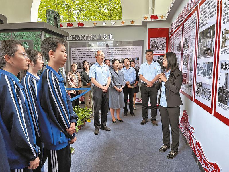 渭南市瑞泉中学举行爱国主义教育课程点揭牌仪式