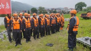 奉新县应急管理局专业森林消防大队开展防汛应急演练