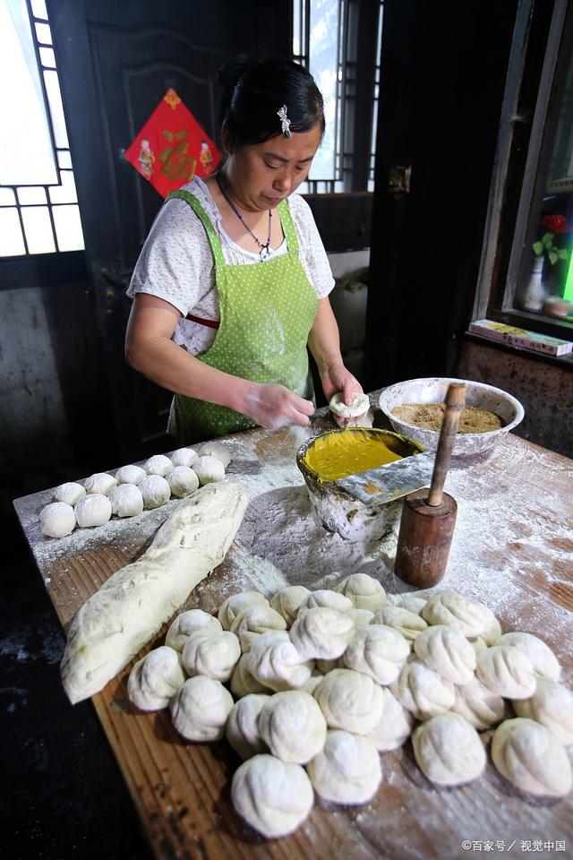 包子的做法教程：从和面到成型，手把手教你制作美味包子