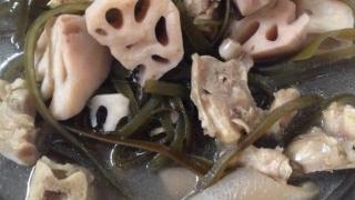 海带猪蹄汤是一道美妙的汤品，其口感鲜美，营养丰富