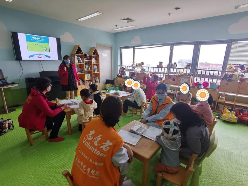 上海市儿童医院“彩虹湾”线下重启，患儿病房迎来新学期