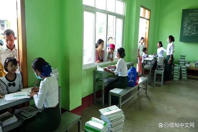 全缅甸超过400万学生报名；一学校报名点外响起枪声