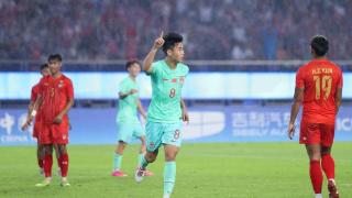 杭州亚运会丨足球综合：中国男足亚运队提前晋级16强 女足开赛