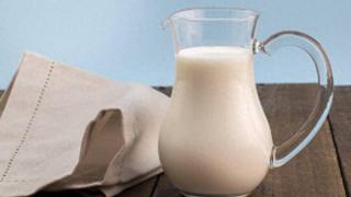 为什么中医不建议喝牛奶？牛奶到底伤脾胃吗？来听听专家怎么说
