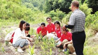 商大学子实“赣”助农 扫码阅读手机版