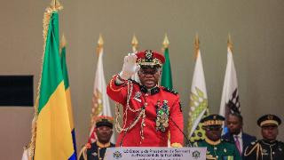 加蓬过渡领导人恩圭马称将举行自由选举，但未给出具体日期