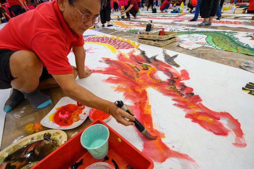 马来西亚：绘画长卷迎新春