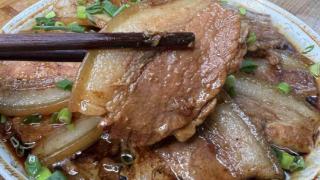 酸菜蒸肉：北方餐桌上的味觉盛宴