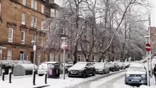 英国大降雪 多个机场跑道暂时关闭