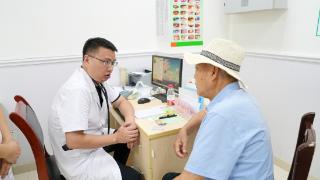 重庆大学附属江津医院专家正式在区第三人民医院坐诊