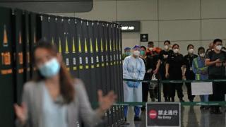 媒体：英国将考虑对中国旅客实行入境限制措施