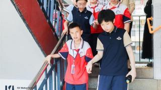武汉爱莎公益基金携手赴盲童学校开展公益支教活动