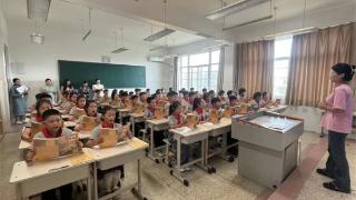 郑州市管城区春晓小学开展新学期课堂常规展示活动