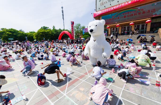 把斑斓的梦画在大地上