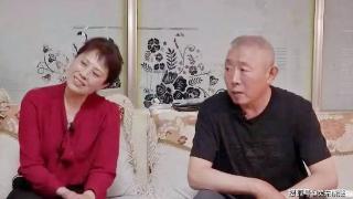 62岁大妈风韵犹存，主动追求有钱大爷，要10万彩礼享受二人世界