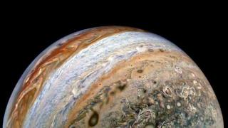 朱诺号拍下木星最新的壮观图像