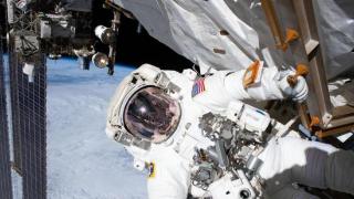 NASA扩大与公理太空和柯林斯宇航的太空服合同