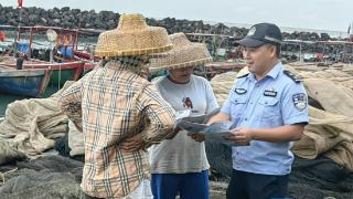 海口、澄迈沿海各渔港码头上一片繁忙景象