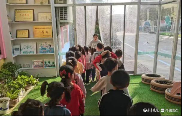 预防踩踏，共筑平安—广平镇中心幼儿园举行防踩踏安全演练活动