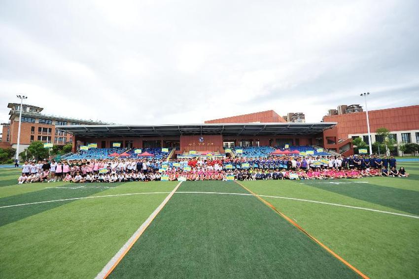 500名运动员参加福州市第二届中小学生橄榄球锦标赛