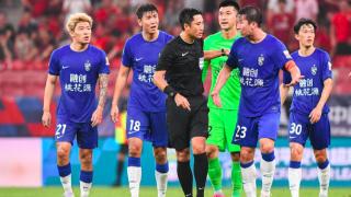 中国足球丑闻：国际名哨马宁上热搜 被疯狂质疑判罚双标偏袒主队