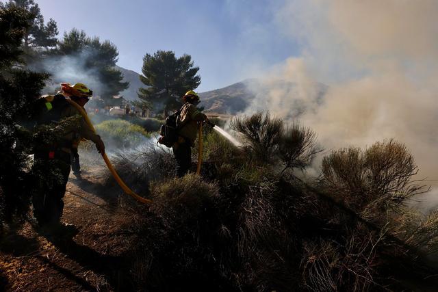 美国加州野火致上千人疏散