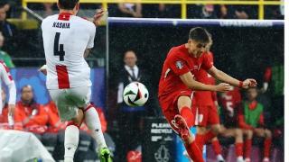 欧洲杯疯狂之夜：葡萄牙2-1绝杀捷克排名第二，土耳其3-1领跑榜首