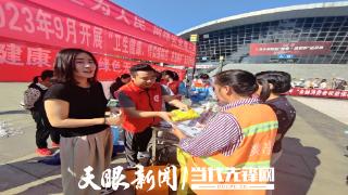 仁怀盐津街道组织党员干部开展“健康人生 绿色无毒”主题宣传活动