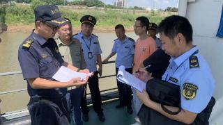 武汉沌口海事处联合多单位开展港口船舶污染防治专项检查