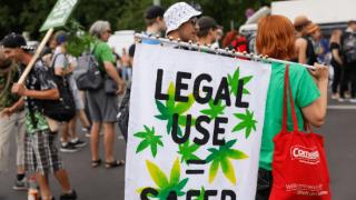 德国政府再推大麻合法化法案，遭批“将导致完全失控”