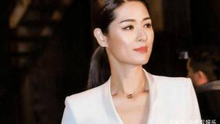 被称为“中国第一美女”，身价亿位却独爱种田，现在49岁隐居