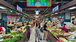 坐地铁回家，顺手买把菜！武汉首座“地铁菜市场”人气旺
