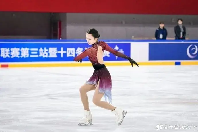 奥运冠军苏翊鸣表白北大女友：这对“冰雪冠军cp”甜炸了！