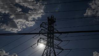 美媒：大量发电厂停转导致电力供应紧张 得州电价一天上涨近100倍