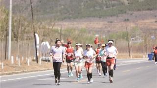 延庆香营女子半程马拉松开跑