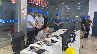 临沂市工业学校党委委员、副校长杨海滨带队走访县域化工企业