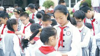 楚雄师院附小举行庆祝“六一”国际儿童节主题队日活动
