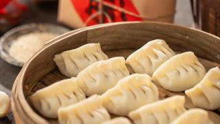 蒸饺和水饺有什么区别，在制作方法、口感、文化内涵方面有差异